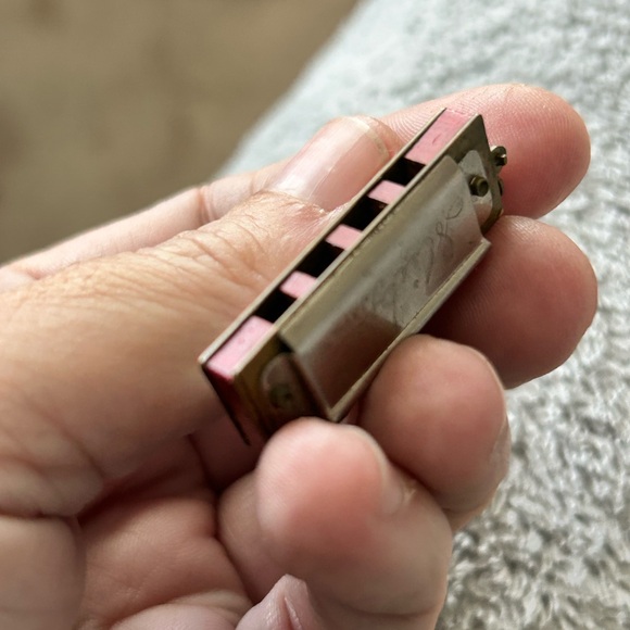 Midget Harmonica - Picture 4 of 5